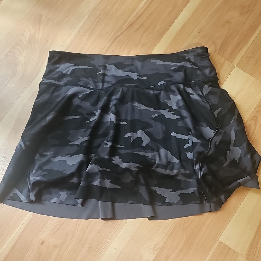 Athleta Gray Camouflage Tennis Skort